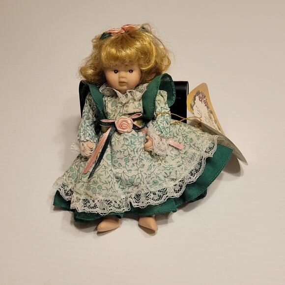 Artmark 1998 Crowne Fine Porcelain Dolls Candy New, with tag - Picture 10 of 15